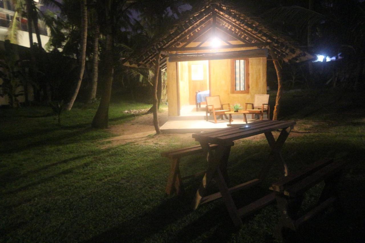 Beach Rip Rap Cabana And Guest Hotel Galle Exterior photo
