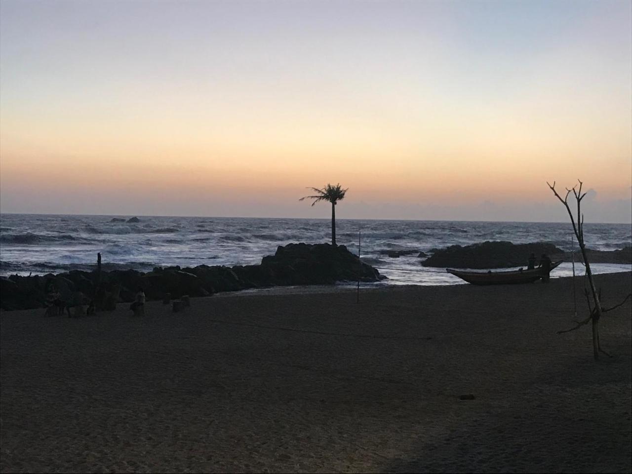 Beach Rip Rap Cabana And Guest Hotel Galle Exterior photo