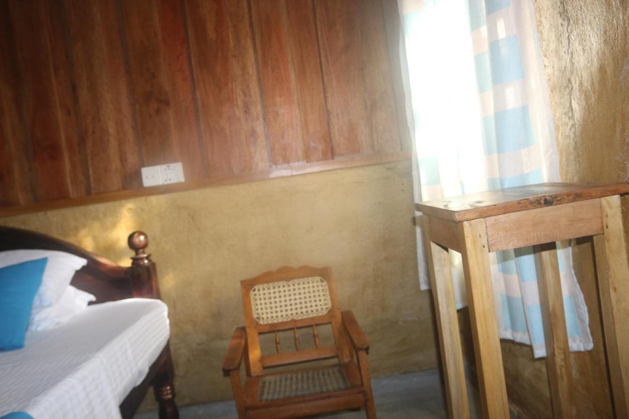 Beach Rip Rap Cabana And Guest Hotel Galle Exterior photo
